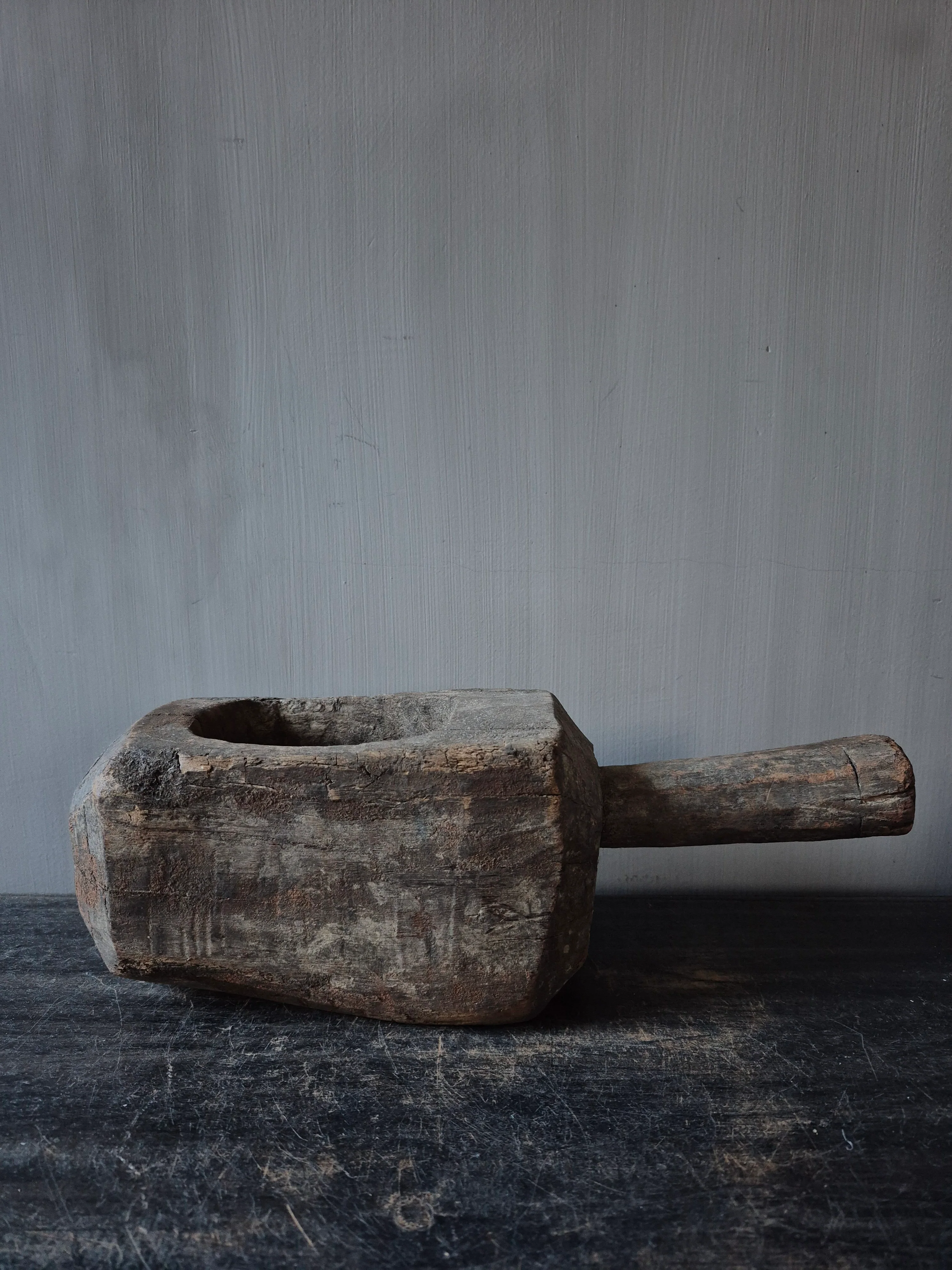 Wooden ukhali met handvat Aura Peeperkorn