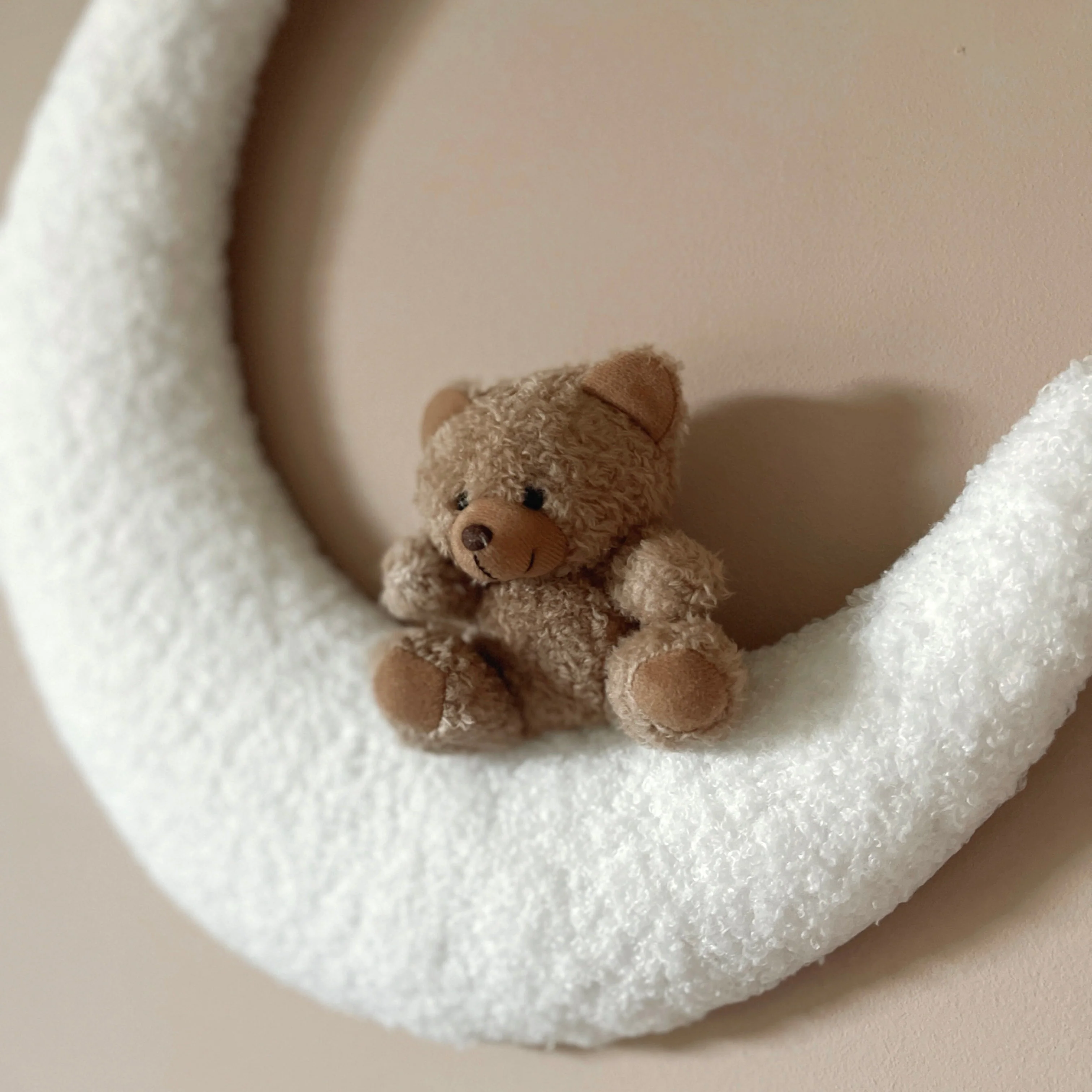 Handgemaakte maan & teddy boucle wandlamp