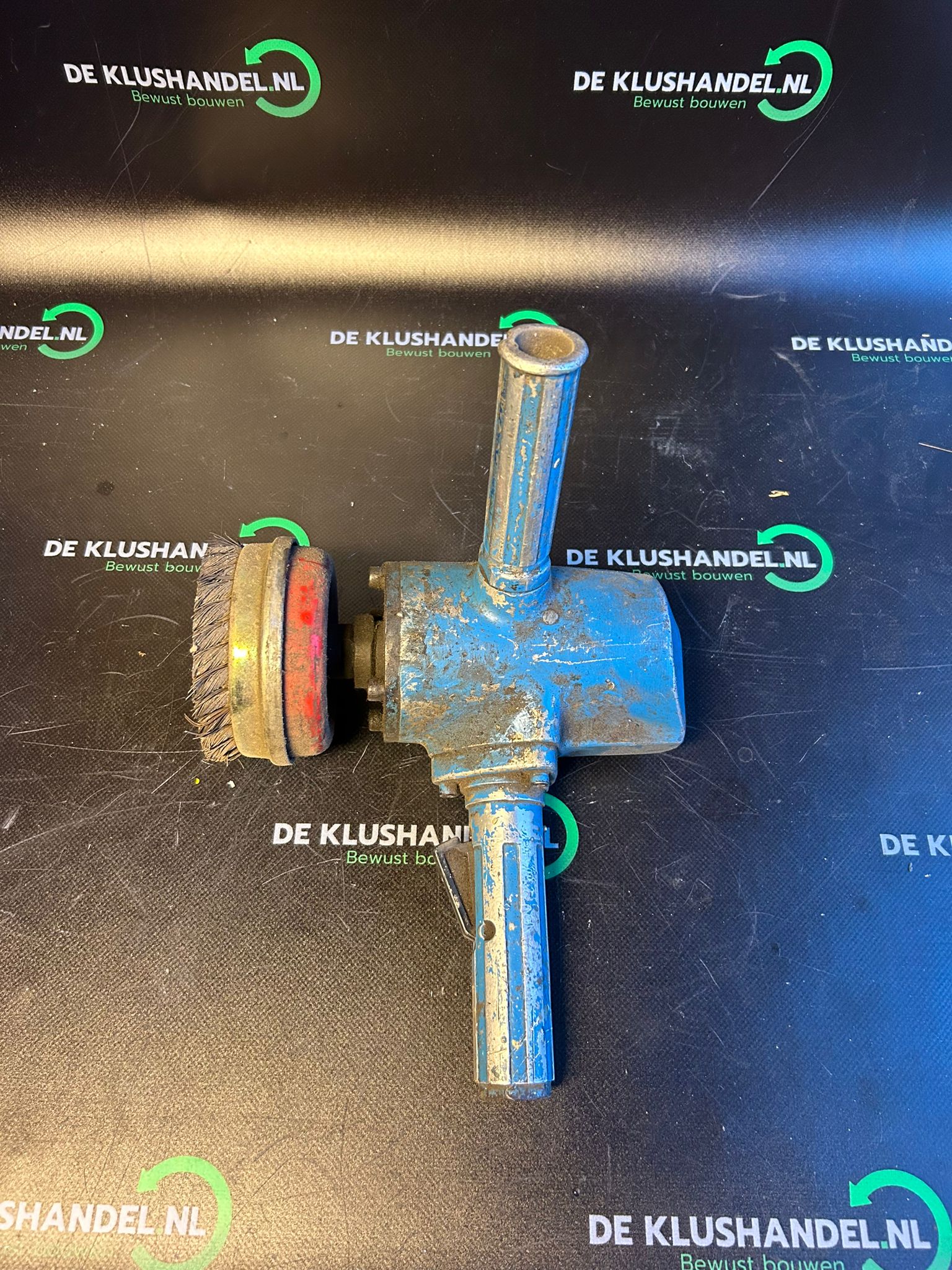 Pneumatische komborstel machine